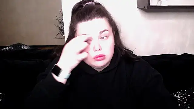 Emily Mo online show from October 2025 05:30:01 AM