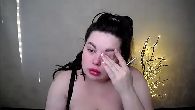 Emily Mo online show from November 2025 06:39:01 AM