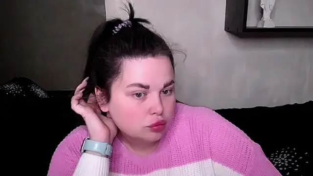 Emily Mo online show from October 2025 05:41:02 AM