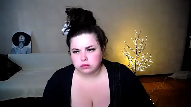 Snapshot of Emily_Mo chatting on June 2026 05:29:02 AM Emily Mo online show from June 2026 05:29:02 AM