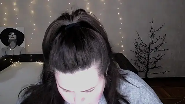 Emily Mo online show from April 2026 06:15:01 AM