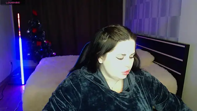 Emily Mo online show from February 2025 02:35:02 PM