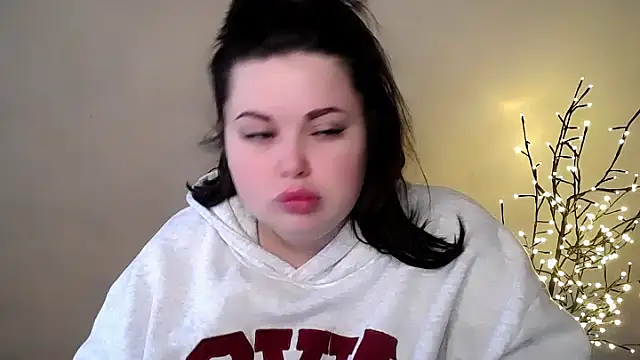 Emily Mo online show from November 2025 06:46:02 AM