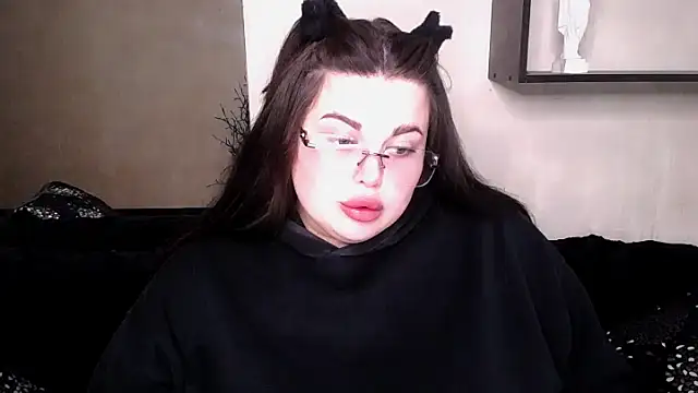 Emily Mo online show from October 2025 06:03:02 AM