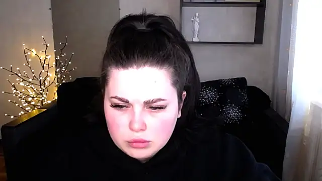 Emily Mo online show from March 2025 09:55:01 AM