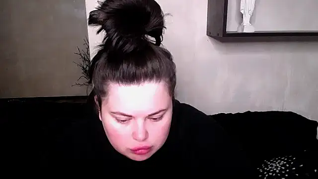 Emily Mo online show from October 2025 05:20:01 AM