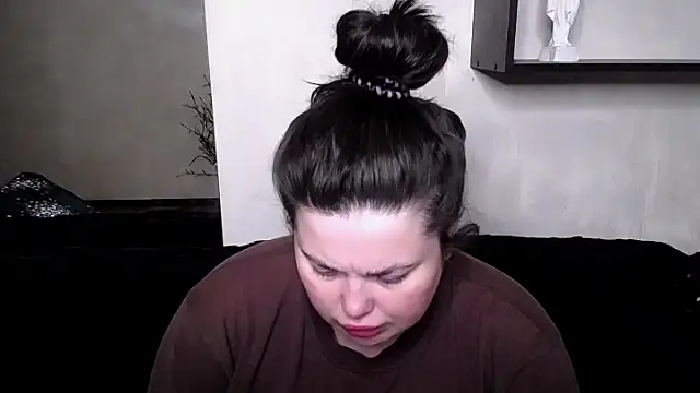Emily Mo online show from October 2025 05:39:01 AM