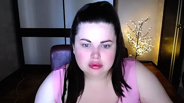 Snapshot of Emily_Mo chatting on July 2026 05:58:02 AM Emily Mo online show from July 2026 05:58:02 AM