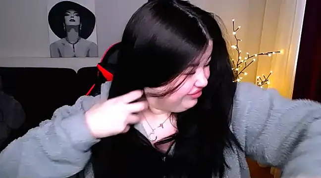 Emily Mo online show from February 2025 06:46:02 AM
