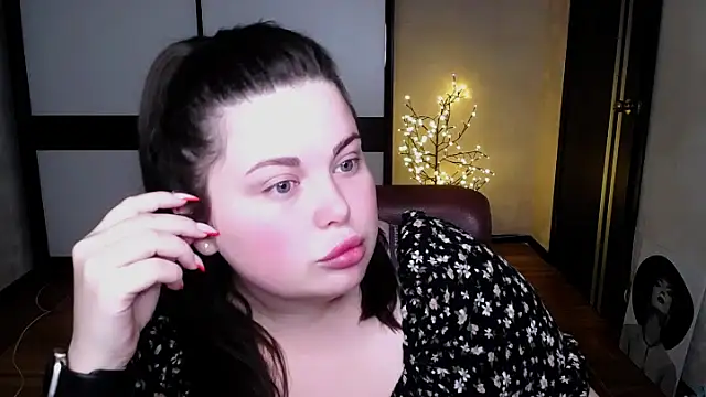 Snapshot of Emily_Mo chatting on July 2026 05:47:01 AM Emily Mo online show from July 2026 05:47:01 AM