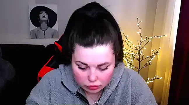 Emily Mo online show from February 2025 09:50:02 AM
