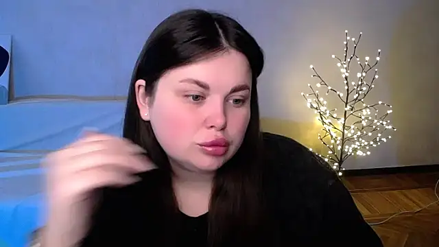 Snapshot of Emily_Mo chatting on June 2026 06:07:01 AM Emily Mo online show from June 2026 06:07:01 AM