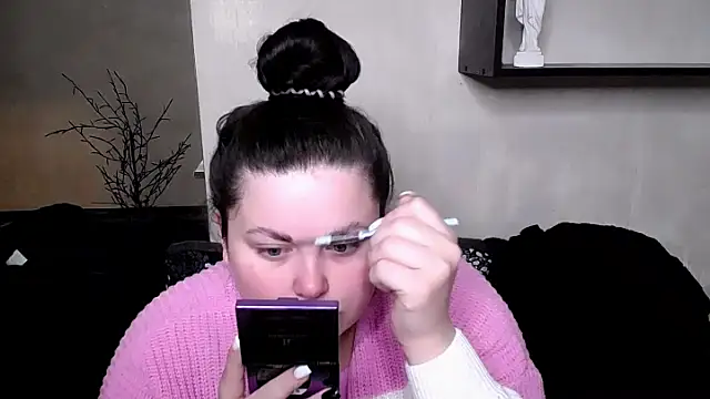 Emily Mo online show from November 2025 06:39:01 AM