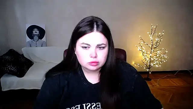 Snapshot of Emily_Mo chatting on June 2026 05:46:01 AM Emily Mo online show from June 2026 05:46:01 AM