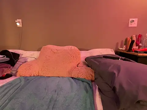 1Lustfully yours online show from April 2026 03:06:01 PM