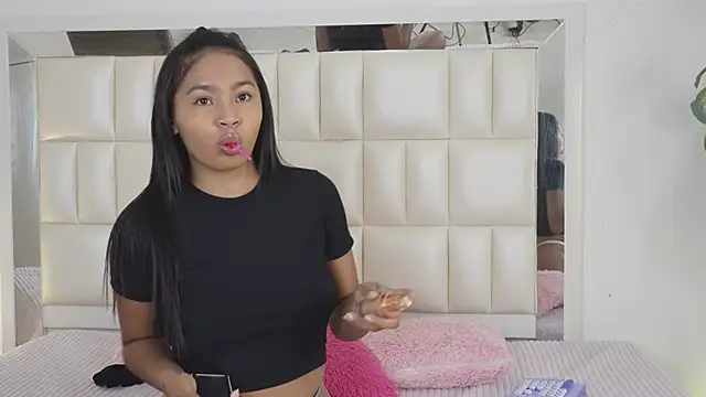 Anais aradia online show from March 2025 05:35:02 AM