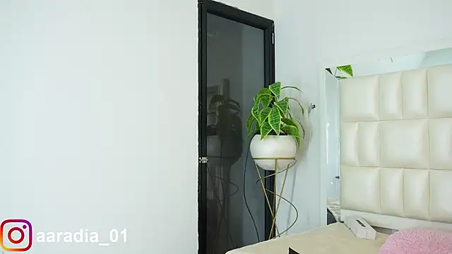 Snapshot of Anais_aradia chatting on February 2026 06:40:02 AM Anais aradia online show from February 2026 06:40:02 AM