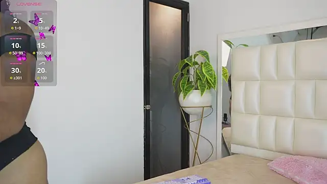 Snapshot of Anais_aradia chatting on January 2026 04:27:02 AM Anais aradia online show from January 2026 04:27:02 AM