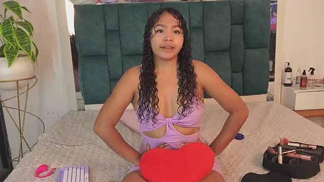 Anais aradia online show from May 2026 07:06:01 AM