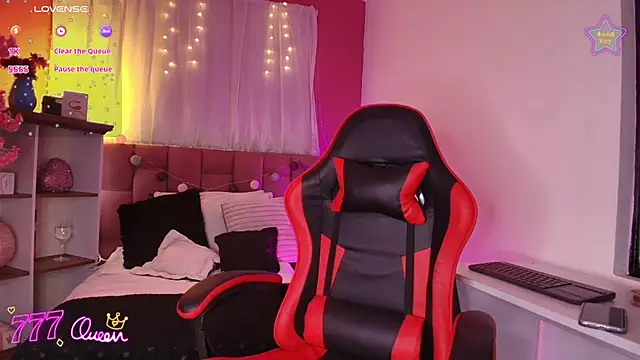 mia thompsonn  online show from March 2026 02:06:02 PM