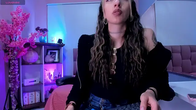 mia thompsonn  online show from November 2025 02:17:02 PM