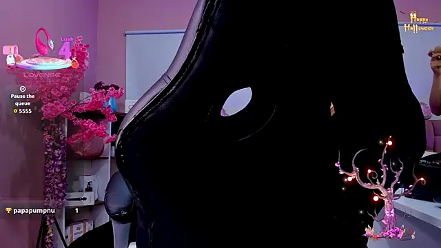 mia thompsonn  online show from November 2025 03:49:01 PM