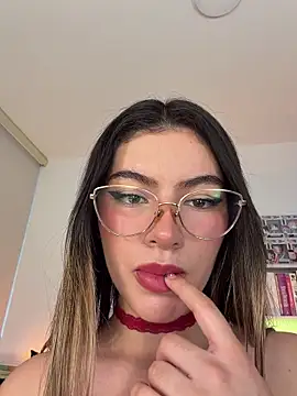 Snapshot of Your_Honeey chatting on February 2026 02:57:01 AM Your Honeey online show from February 2026 02:57:01 AM