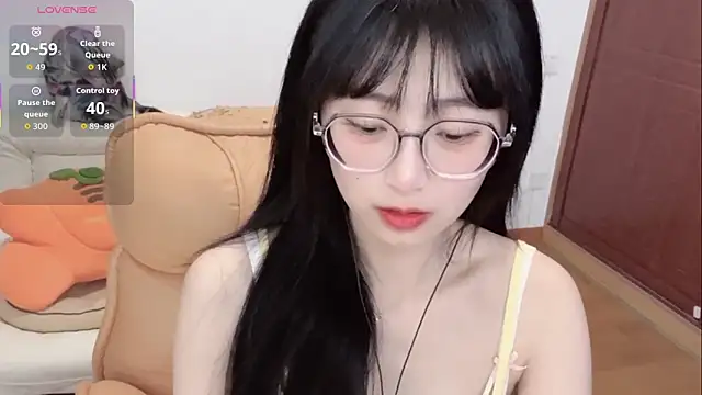 4uoki online show from November 2025 05:35:01 PM