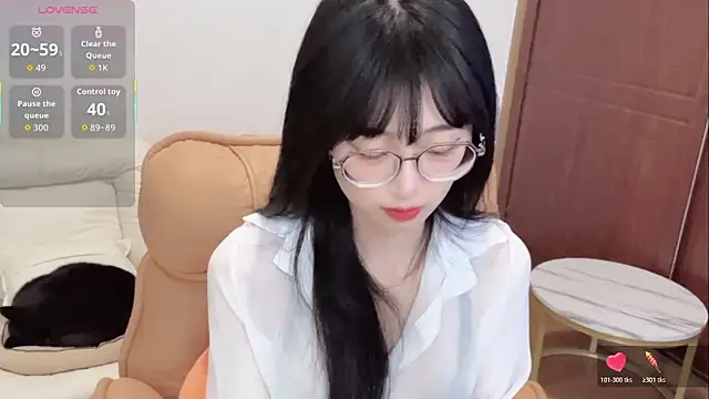 4uoki online show from November 2025 04:07:02 PM