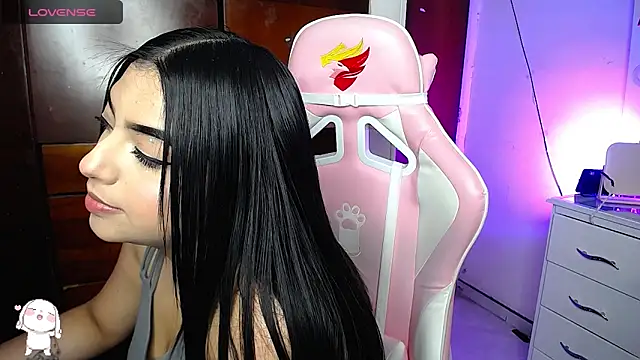 Snapshot of eva_six chatting on December 2024 06:17:01 PM eva six online show from December 2024 06:17:01 PM