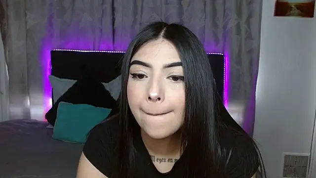 Snapshot of eva_six chatting on October 2025 04:30:02 PM eva six online show from October 2025 04:30:02 PM