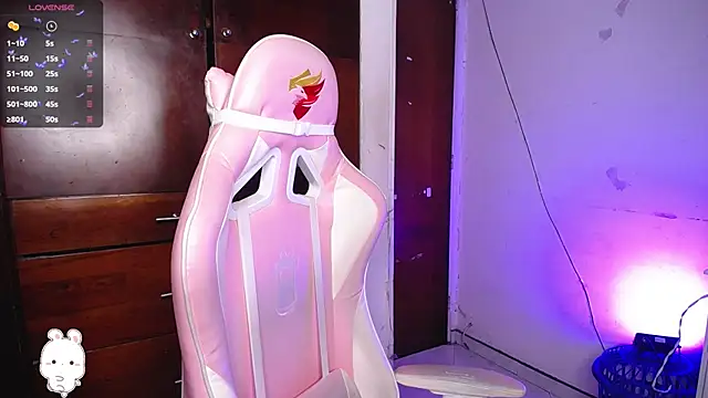 eva six online show from November 2025 01:31:02 AM