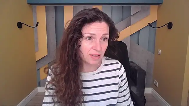 EllaLong online show from April 2026 11:17:01 AM