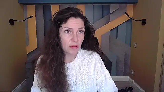 Snapshot of EllaLong chatting on November 2025 12:26:01 PM EllaLong online show from November 2025 12:26:01 PM