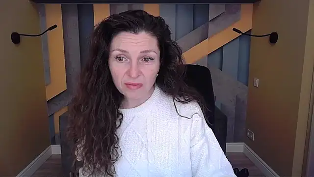 EllaLong online show from January 2026 12:32:01 PM