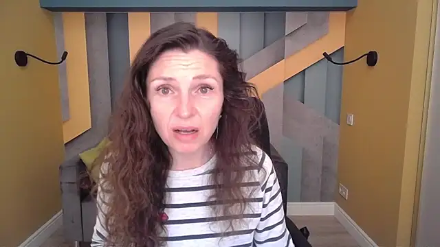 EllaLong online show from March 2026 12:25:02 PM