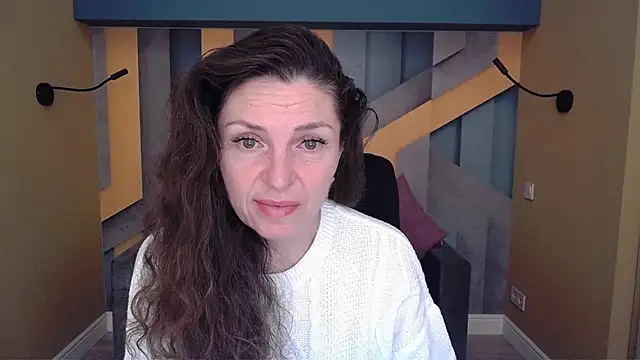 Snapshot of EllaLong chatting on November 2025 12:27:02 PM EllaLong online show from November 2025 12:27:02 PM