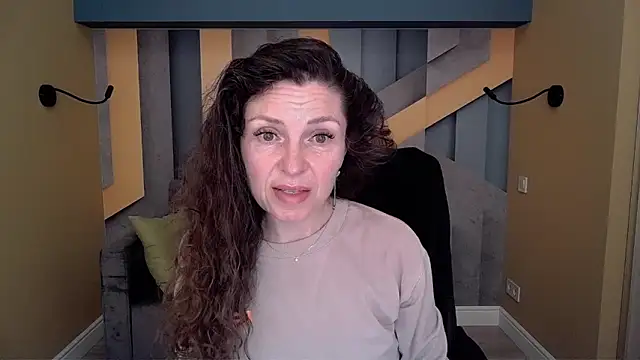 EllaLong online show from March 2026 12:32:02 PM