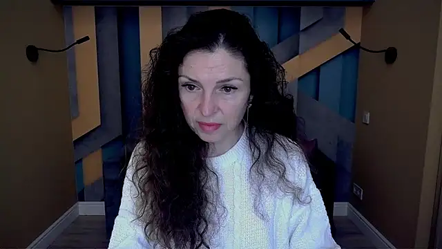 Snapshot of EllaLong chatting on November 2025 12:26:01 PM EllaLong online show from November 2025 12:26:01 PM