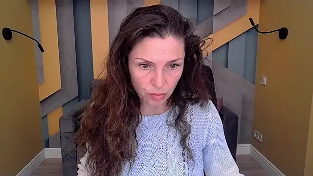 Snapshot of EllaLong chatting on October 2025 12:26:02 PM EllaLong online show from October 2025 12:26:02 PM