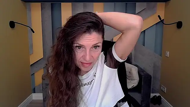EllaLong online show from September 2025 11:31:02 AM