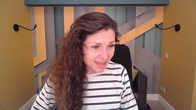 EllaLong online show from April 2026 11:26:01 AM