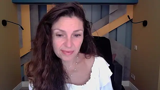 EllaLong online show from September 2025 11:32:01 AM