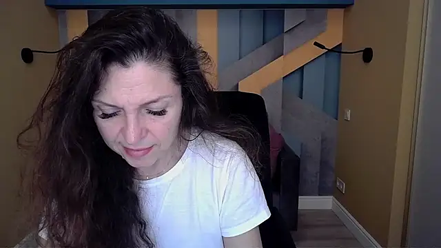 EllaLong online show from December 2025 12:40:02 PM