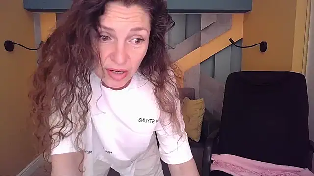 EllaLong online show from May 2026 11:43:02 AM