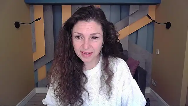 Snapshot of EllaLong chatting on November 2025 12:27:02 PM EllaLong online show from November 2025 12:27:02 PM