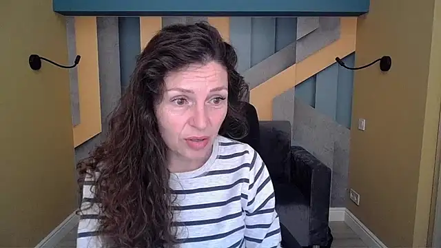 EllaLong online show from April 2026 11:28:02 AM