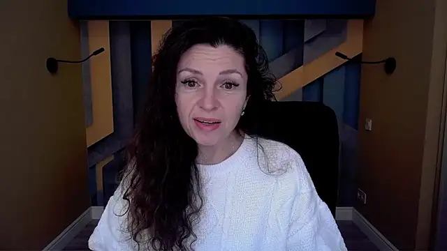 EllaLong online show from December 2025 12:41:01 PM