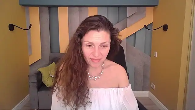 EllaLong online show from April 2026 01:52:02 PM