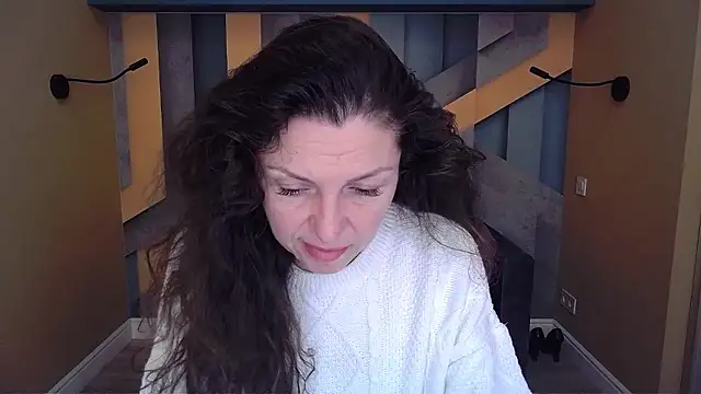 EllaLong online show from January 2026 12:31:02 PM